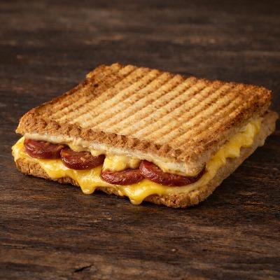 Glütensiz - Sucuklu Kaşarlı Tost