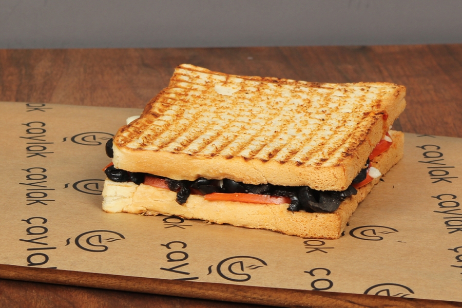 Beyaz Peynirli Zeytinli Kare Tost