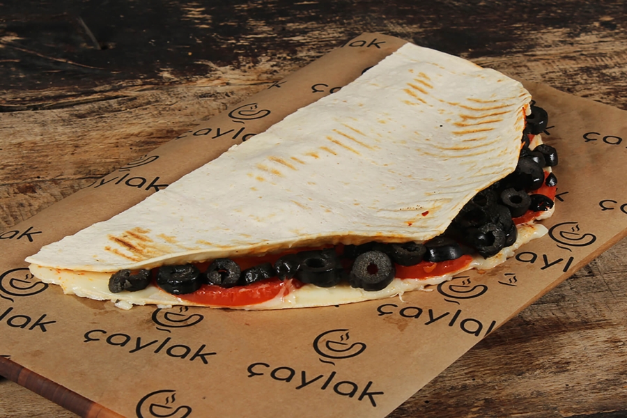 Beyaz Peynirli & Zeytinli Tortilla Tost